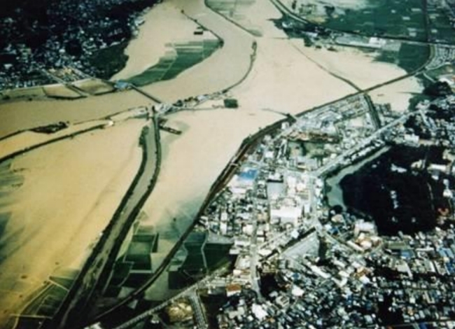 1982年の台風10号で浸水した亀岡盆地