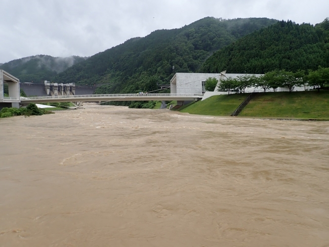 西日本豪雨の際のダム下流の状況