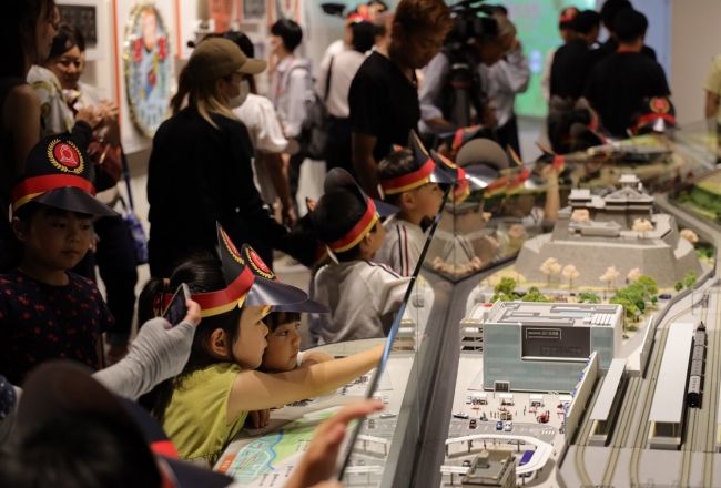 『福知山鉄道館フクレル』内覧会で子どもたちが楽しむ様子