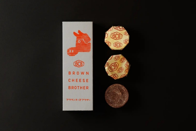 『ブラウンチーズブラザー チョコ』（1箱3個入り 972円）