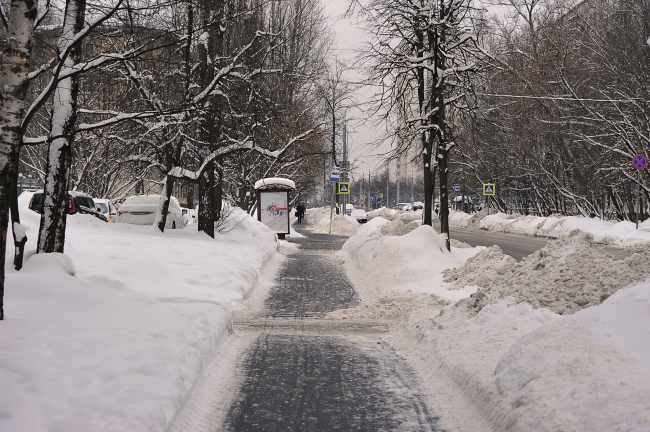 MOSCOW, RUSSIA - JANUARY 15, 2022: snow-covered streets in winter Moscow