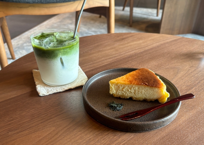 のの　抹茶ラテとベイクドチーズケーキ