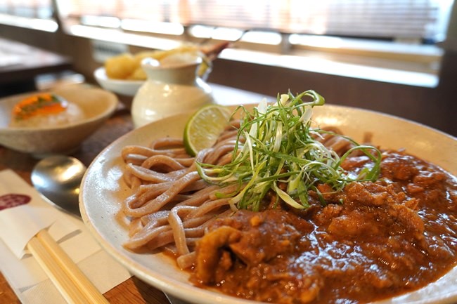 京都四条くをんのかしわキーマうどん