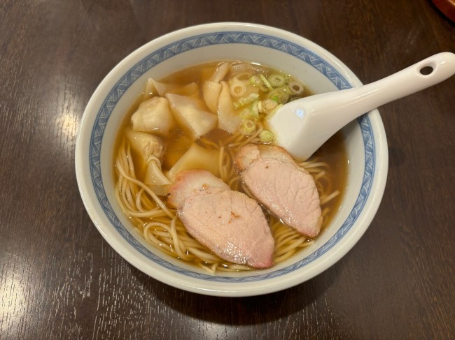 「開花」のワンタン麺