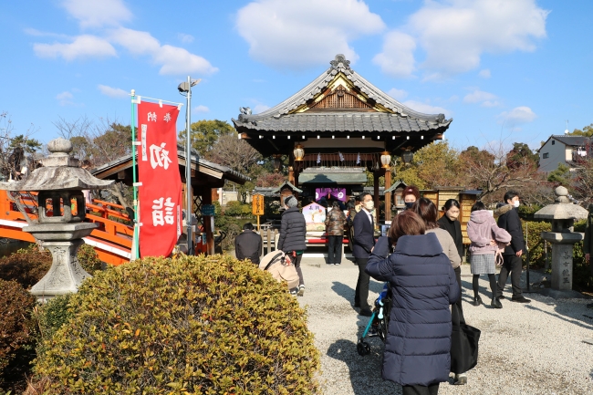 神泉苑の初詣の様子