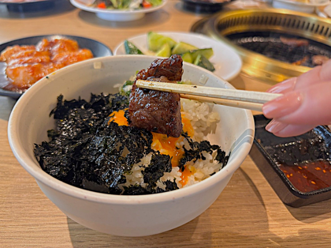 お肉とご飯