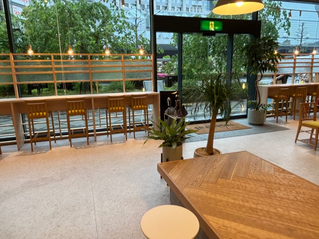 『Natural cafe』のカウンター席