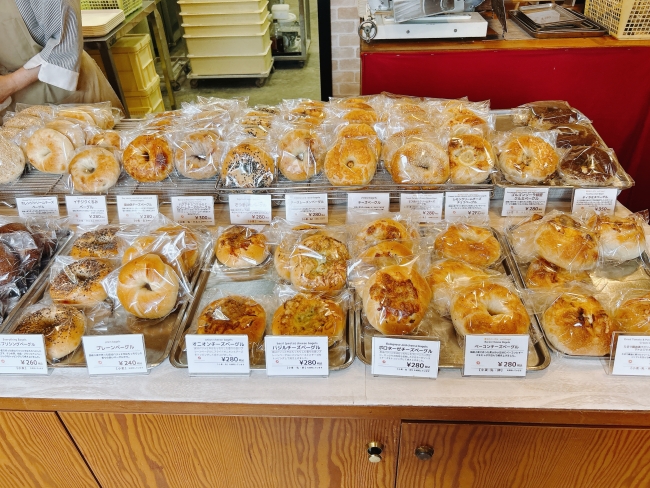 店内のパン陳列の様子