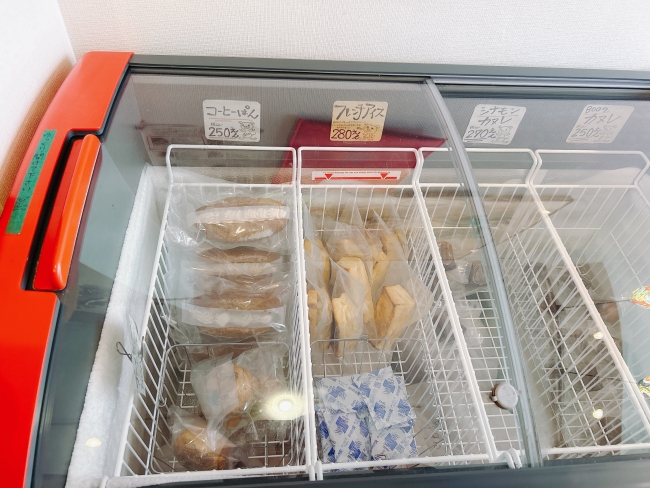 冷凍ケースのパン