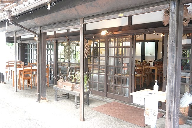 大原リバーサイドカフェキリンの店舗外観