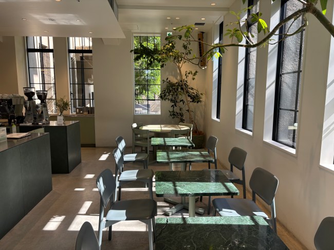 ブルーボトルコーヒー 京都木屋町カフェの座席