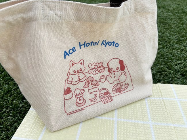 限定のトートバッグ