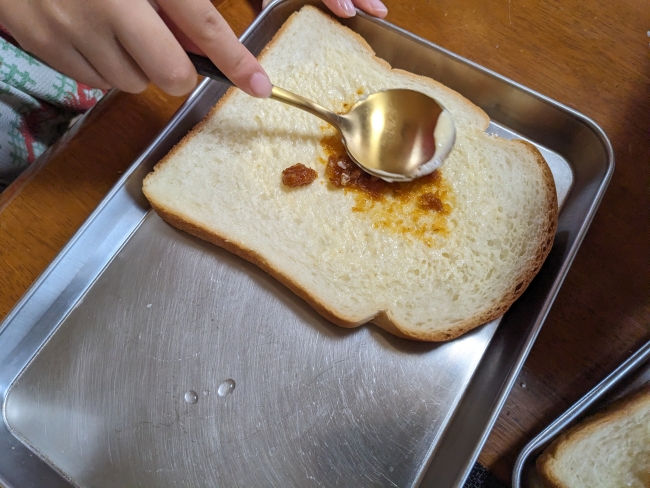 食パンにカレーにぬる
