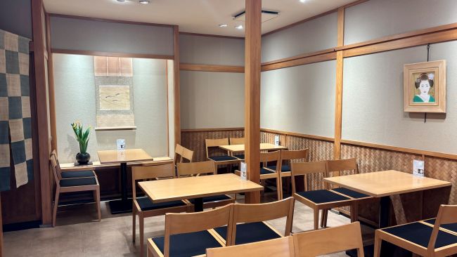 『家傳京飴 祇園小石 祇園本店』の内観