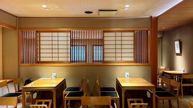 『家傳京飴 祇園小石 祇園本店』の内観