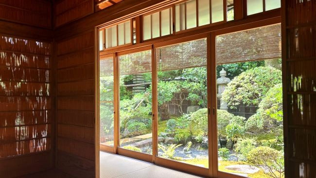 『茶寮 宝泉』の内観