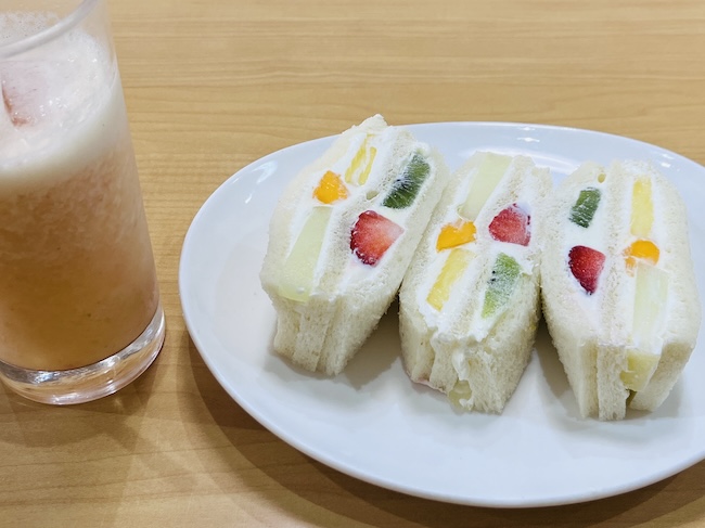 フルーツサンドセット（ミックスジュース付き）