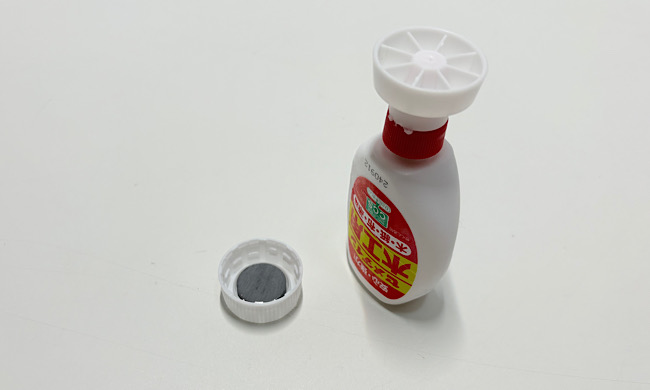 ペットボトルキャップの中の磁石