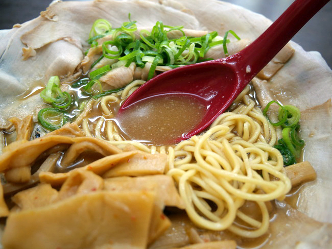 珍遊の中華そばのスープと麺