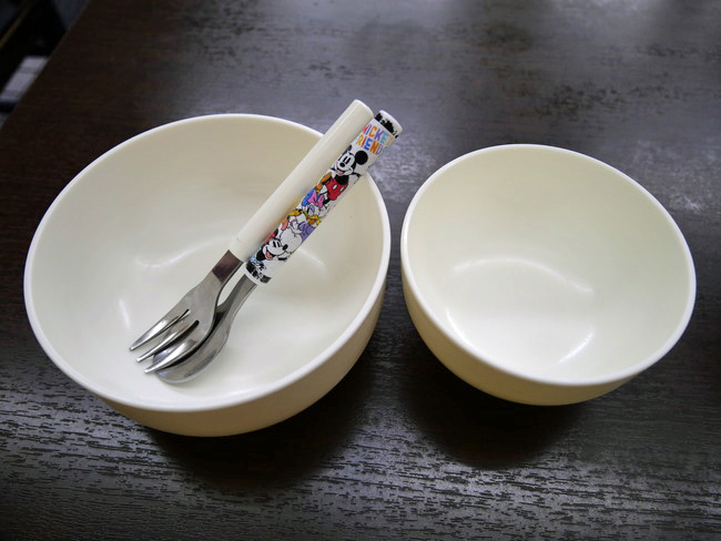 珍遊のお子様用の食器