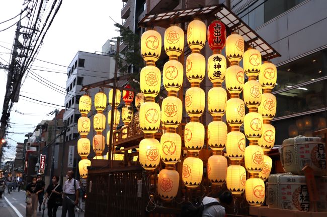 占出山の山鉾