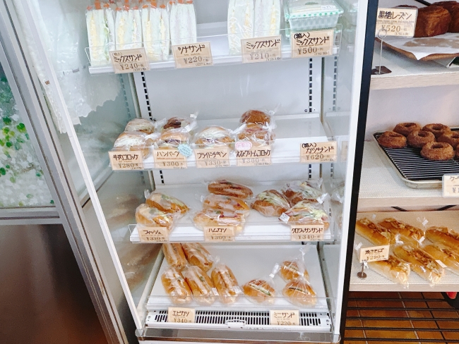 冷蔵ケースのサンドイッチやバーガー