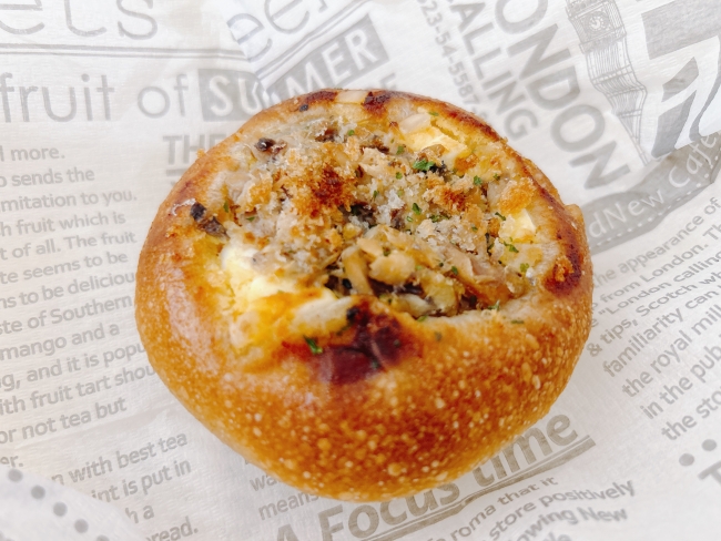 『サバとタルタルソース 全粒粉30%のぱん』(240円)