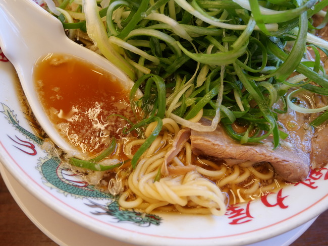 魁力屋　京都背脂醤油九条ネギラーメン　アップ