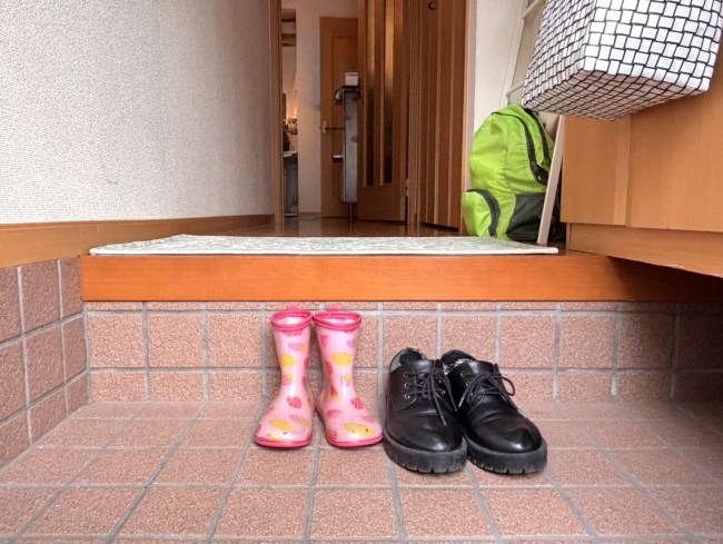 玄関にそろった長靴