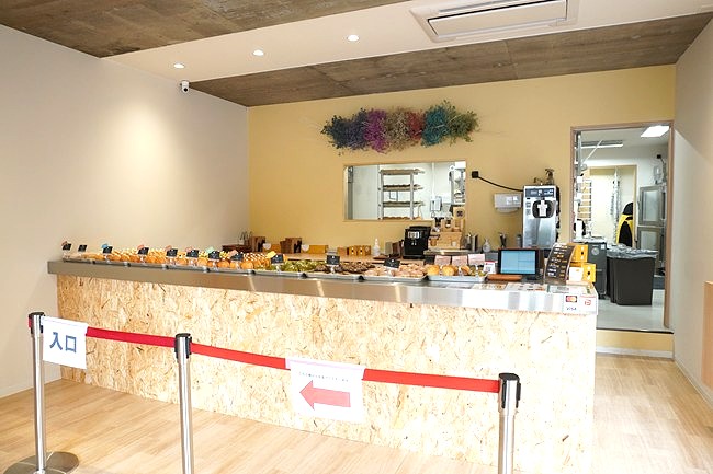 ミルクドドレイク烏丸五条店の店内