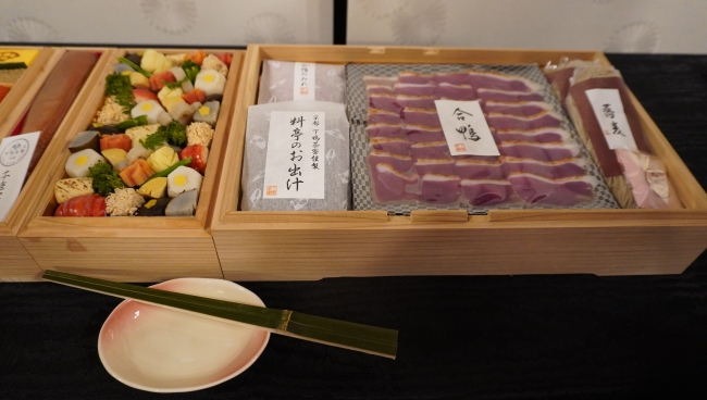 下鴨茶寮　おせち　【本店】特製和おせち 二段＋合鴨鍋」