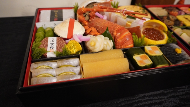 下鴨茶寮　『和おせち二段＋雑煮重』