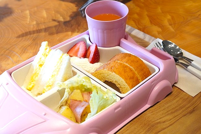 アトリエ京ばあむのカフェ京ばあむで提供されるキッズプレート