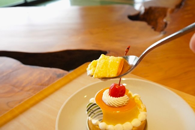 ご褒美プラスバウムシリーズのプリンアラモードのプリン部分