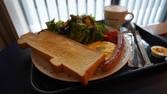 SCHOOL BUS COFFEE BAKERSモーニング