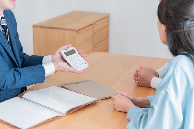 相談する人たち