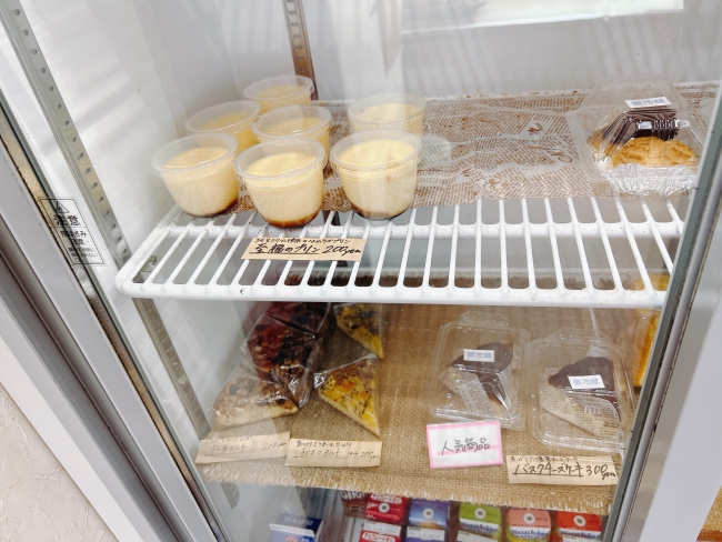 冷蔵ケースのスイーツ