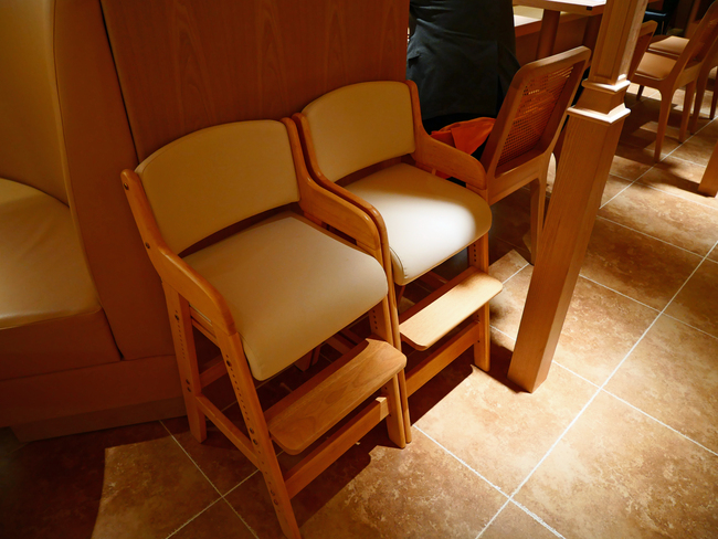 Paradise Dynasty 京都四条店　子供用いす