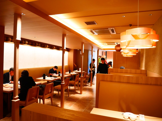 Paradise Dynasty 京都四条店　内装　手前