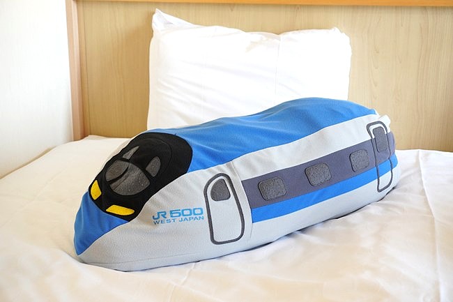 新幹線コラボルームのクッション