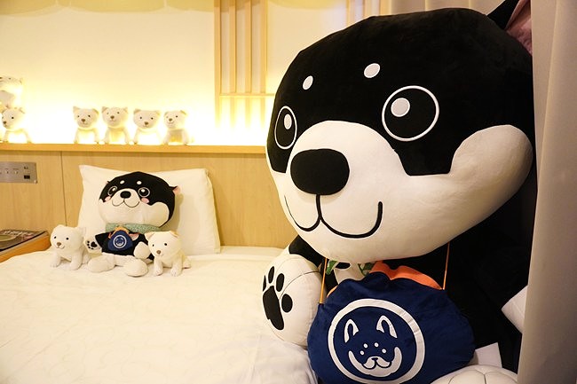 和んこ堂ルームのぬいぐるみとベッド