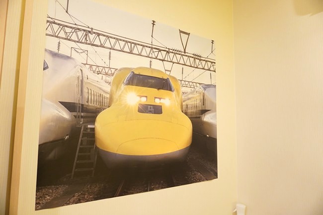 コラボルーム内にあるドクターイエローの装飾