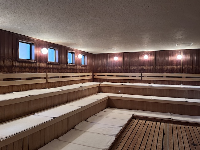 男湯のドライサウナ