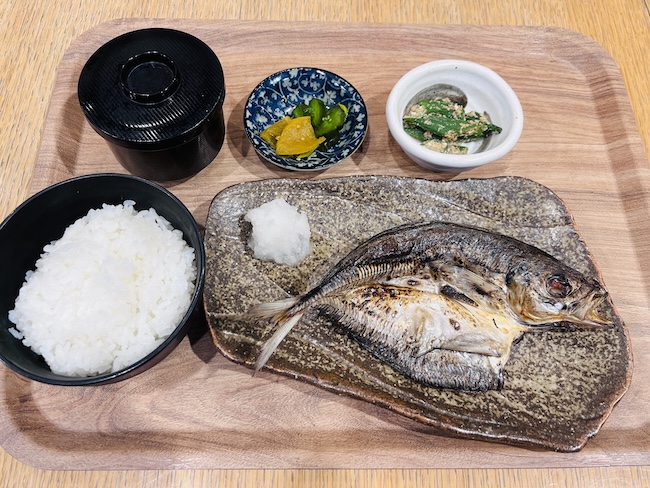 灰干しあじ定食