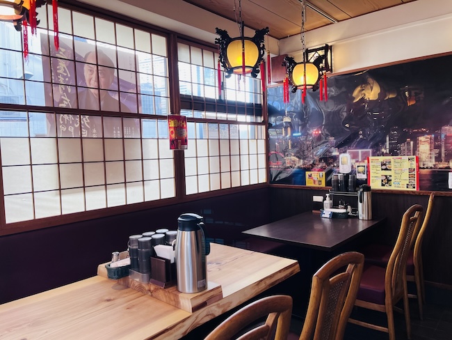 菜館Wongの店内のテーブル席