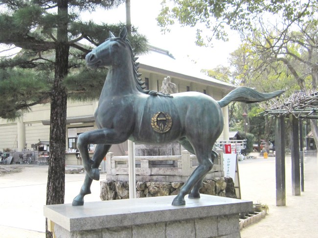 神馬像