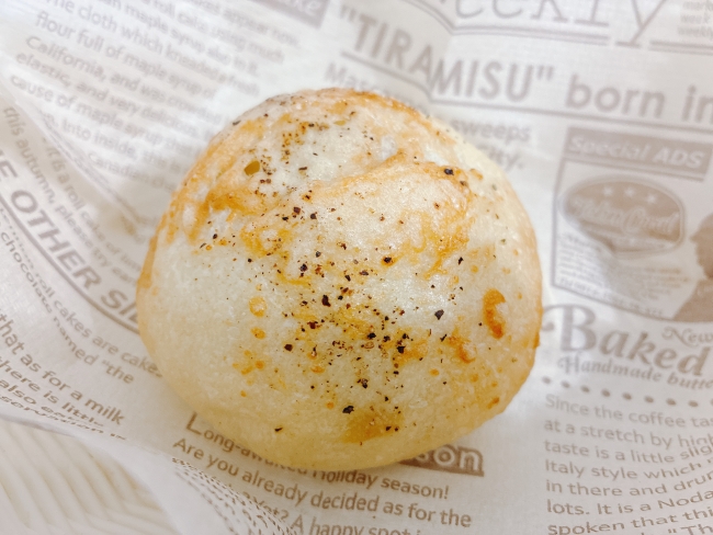 『エビのトマト クリームパン』(430円)