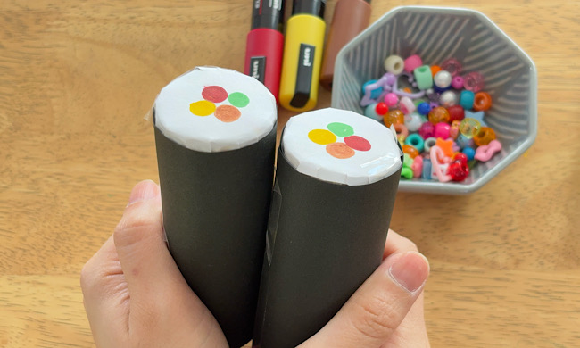 トイレットペーパーの芯で作った恵方巻きのマラカス