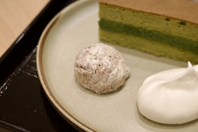 お皿にのったクッキー