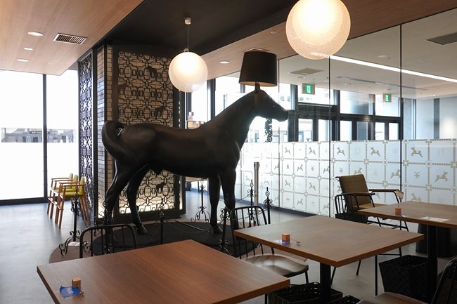 ウマジョスポット内の客席